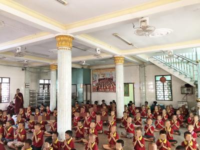 ミャンマー２　　ヤンゴン　児童保護施設 僧院学校へ　　　貧しくも　逞しく生きる　心意気