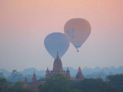 ミャンマー・バガンの仏塔・寺院で幻想的な光景に感動（１）