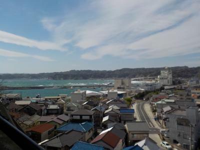 勝浦強風で歩けず