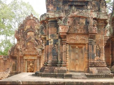 カンボジア遺跡巡りの旅、灼熱の郊外遺跡（１、２日目）