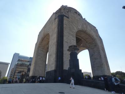 メキシコシティ市内観光(残)(Monumento a la Revolucion/El Angel de la Independencia)