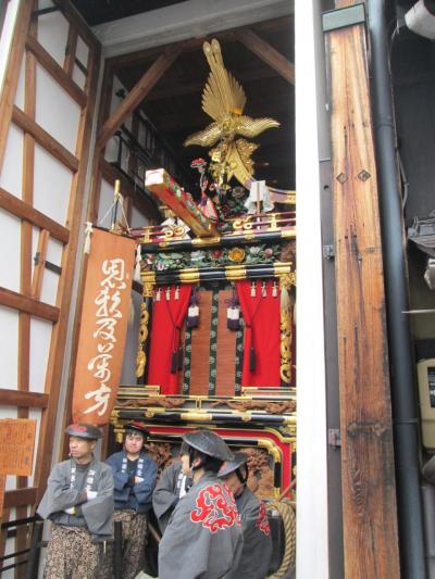 岐阜県飛騨地方の旅　２（小雨で中止となった春の高山祭の初日）