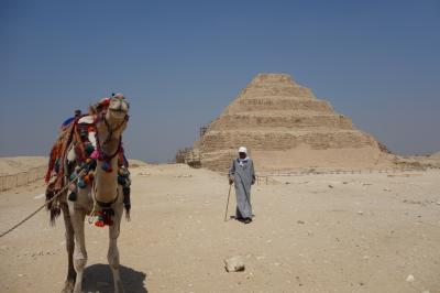 エジプト旅行⑩(メンフィス・サッカラ・ダハシュール：階段ピラミッド、屈折ピラミッド、赤ピラミッド他）