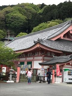 壺坂寺から高取城跡へハイキング？