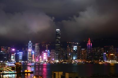 香港★深セン在住の台湾人の友達家族と下午茶ブッフェ　と　夜景　～Cafe on the Park・戲曲中心・西九龍駅・緑化空間・天空走廊～