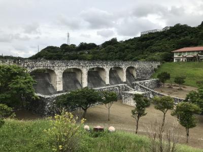 那覇＋周辺　雨天のため離島への渡航を断念して、街歩きとせんべろ巡り　1/2