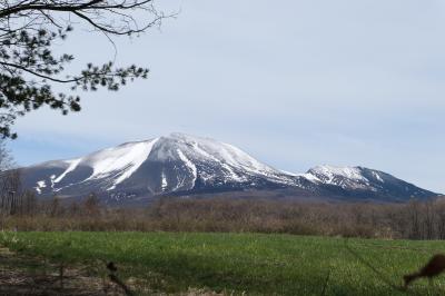 春の軽井沢♪　Vol.1：北軽井沢　残雪輝く浅間山♪