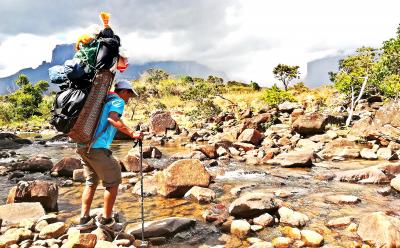 ぷりぷり惡魔の洗礼☆100kmトレッキングは 川渡りから【ロライマ山Trek Day1　クカナンC.】アラフィフ&アラ還のベネズエラ－2