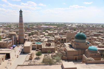 ウズベキスタン・トルクメニスタンの旅（３）～ヒヴァ１　ミナレット巡りとパフラヴァン・マフムド廟～