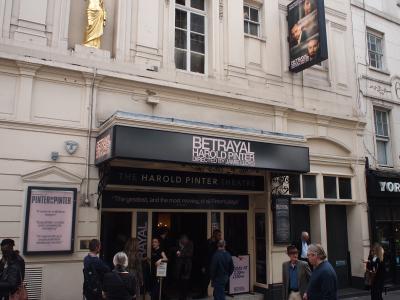 2019 GW LONDON家族旅行④　5日目　Harold Pinter Theatreで『Betrayal』観劇