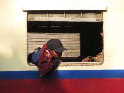 マンダレーからゴッティ鉄橋を渡ってシーポーまで鉄道の旅（2018年12月ミャンマー）