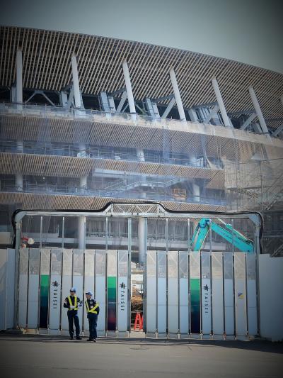 千駄ヶ谷-1　新国立競技場　建設急ピッチで進展中　☆11月末竣工まで７か月余