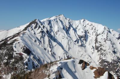 残雪の鹿島槍ヶ岳　爺ヶ岳南尾根より