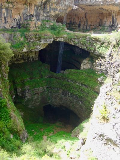 Ba‘albakkよりもある意味凄いよ！Baatara渓谷The Cave Of Three Bridges In レバノン