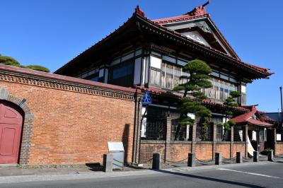 斜陽館と三味線会館