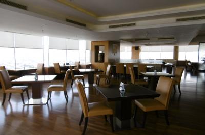 ザ・ラウンジ第16弾（JWマリオット・メダン）高層ホテル16階の全フロアーをラウンジ使用、お客が少ない秘密のサロン！