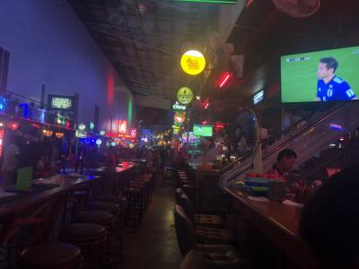 子連れでプーケット旅行6日間 5日目の3 最後の夜は屋台めし後、アジアカップ日本戦をスポーツバーで♪