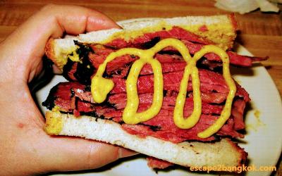 大統領も愛したパストラミ・サンドイッチ：KATZ’S！NYCおすすめデリ！