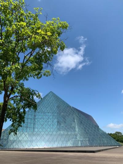 【北海道】モエレ沼公園のガラスのピラミッドとミシュラン掲載のフレンチを楽しむ！