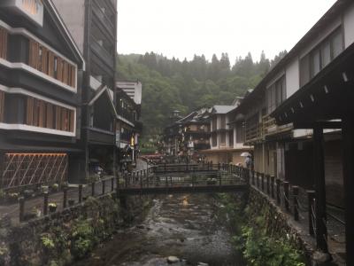 父の日旅行で雨の銀山温泉