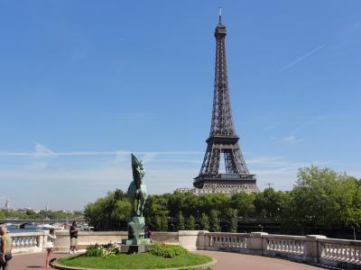パリを拠点に北フランスを巡る旅【7】さすがのエッフェル塔→アートな丘モンマルトル→駆け足で廻ったルーブル