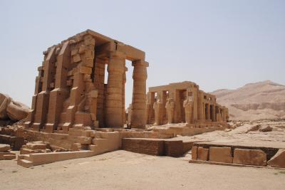 GWはエジプトへ！　ルクソールへ！　その10　ラムセウム～メムノンの巨像～昼食～空港へ。