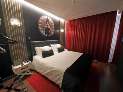 2019.2ポルトガル一人旅21‐Maxime Hotel Lisbon，サントアントニオ教会，カテドラル，くちばしの家