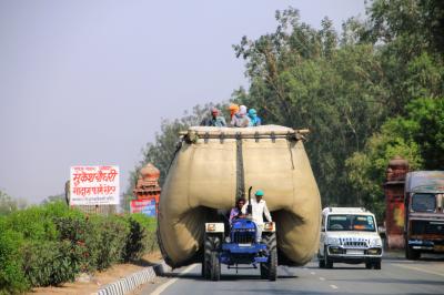 暑い熱い!! 南アジアで三角旅行