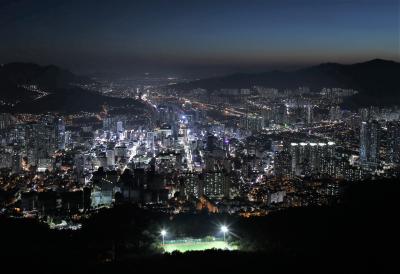 2019年7月 エアプサンで行く韓国・釜山の夜景と釜山競馬場（１）荒嶺山夜景編