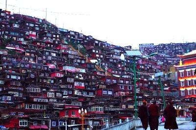 東チベットの旅2 2019年 幻のラルンガルゴンパの現状 (2019 The road to Larung Gar )