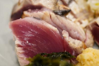 20190720-1 豊洲 高はしさん、四葉胡瓜とか、いわしとか、目の前で焼いた戻りかつお焼き霜造り、黒小むつ煮付