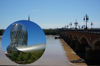 赤ワインの一大産地で水の鏡に映し出すボルドー1