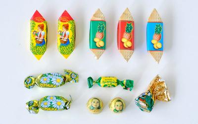 ロシア・ウラジオストクのお土産［ 3 ］お菓子と子供用