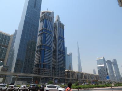 ドバイ時間 : ひとまずスーパー探そう * 美味しい店はあるかな?