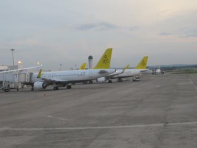 ブルネイの「ロイヤルブルネイ航空」を利用してブルネイ「バンダルスリブガワン空港」へ