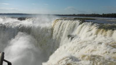 南米旅行　７－８日目　イグアスの滝（アルゼンチン側）