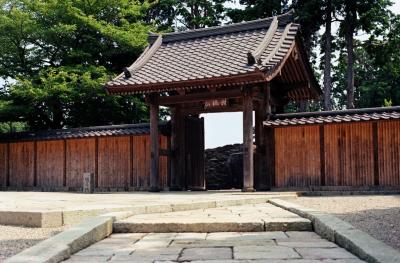 法隆寺の礎石を見に　江之浦測候所