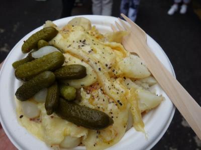 ロンドンを歩く。(4.3) 今日のランチはBorough Market で。Kappacasein Dairy があるかな。