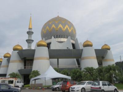 マレーシア　「行った所・見た所」　コタキナバル市街（サバ州立モスク・チョコレート店に）