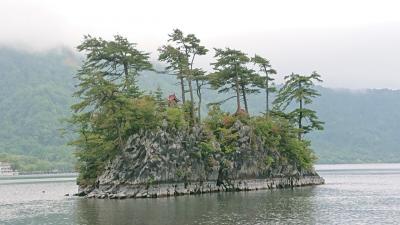 青森県側の十和田湖と奥入瀬を観光。