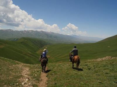 騎馬トレッキングでソンクル湖へ【ウズベキスタンとキルギスの1ヶ月の旅10】
