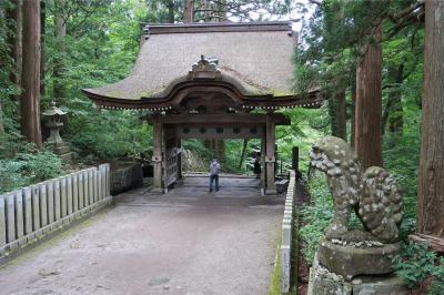 大山の麓から山腹をるーぷバスで巡る