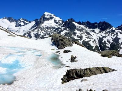 スイス・ハイキングの旅　2019夏-2（グリムゼル峠からグレットリ湖を目指す）