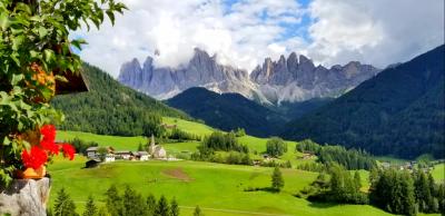 スイス・イタリア　ドライブ & ハイキング 満喫の旅(③３日目午後 マッダレーナ村)