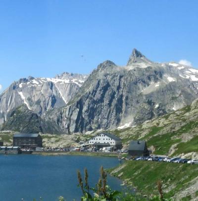 団塊夫婦の2019年アルプス絶景ドライブ＆ハイキングー(15)グランサンベルナール＆プチサンベルナール峠を越えてイタリア＆フランスへ