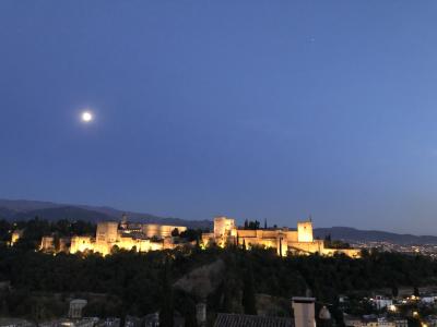 スペイン個人旅行④～夜のアルハンブラ宮殿の景色も、無料タパスも最高！、ビバ、グラナダ！～