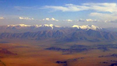 機上から眺めるモンゴル西部