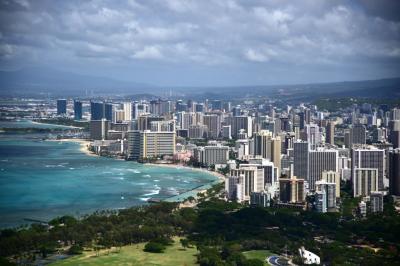 ハワイ、ダイヤモンドヘッド登山体験とホノルル観光スポットツアー　ワイキキビーチ滞在記