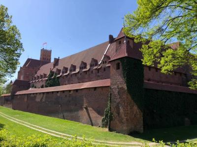 今日は中世都市トルンとマンボルクのドイツ騎士団の城に行く。