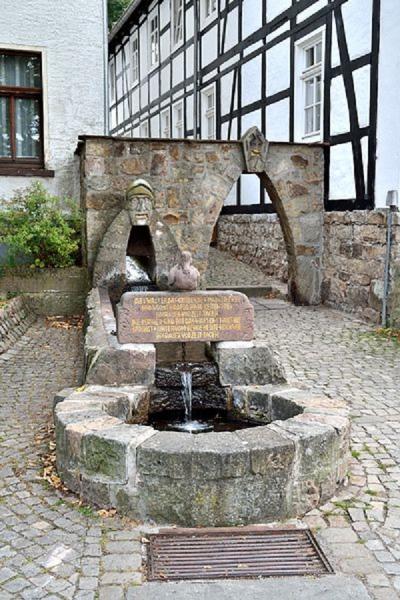 番外編：伝説・シュヴァーレンベルク城とフォルクヴィン伯の泉
